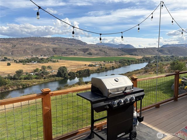 8 Mundinger Lane, Omak, WA 98841