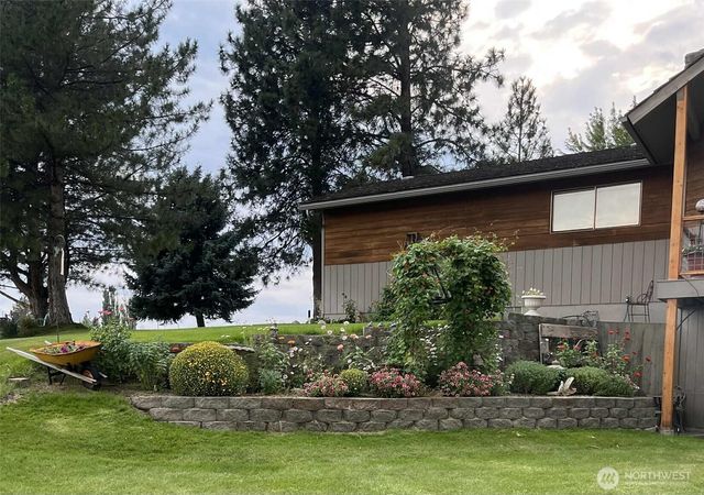 8 Mundinger Lane, Omak, WA 98841