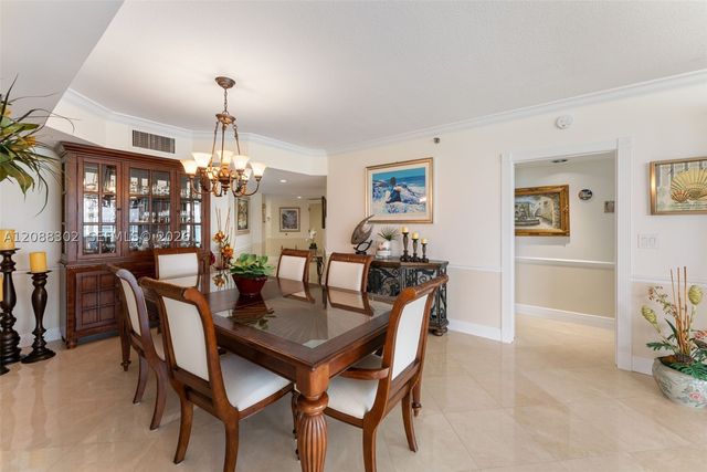 8855 Collins Ave 8J, Surfside, FL 33154