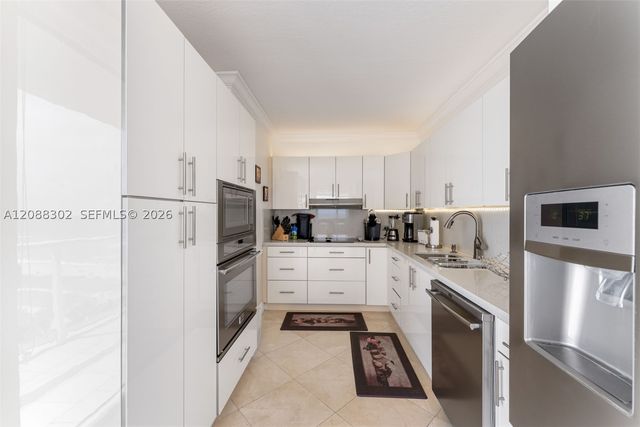 8855 Collins Ave 8J, Surfside, FL 33154