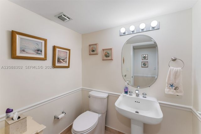 8855 Collins Ave 8J, Surfside, FL 33154