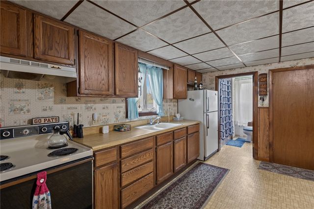 86 Fall Street, Woonsocket, RI 02895