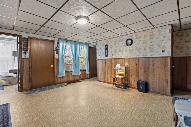 86 Fall Street, Woonsocket, RI 02895