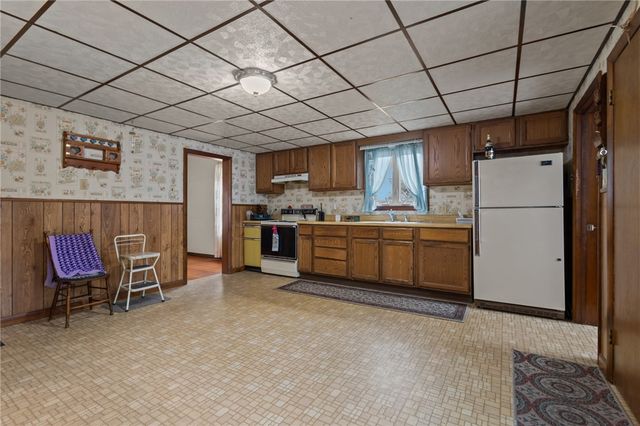 86 Fall Street, Woonsocket, RI 02895