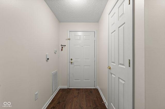 8950 Hunters Creek Drive 208, Indianapolis, IN 46227