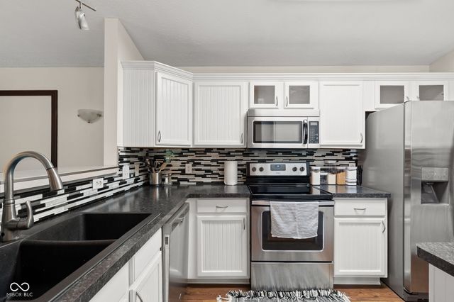 8950 Hunters Creek Drive 208, Indianapolis, IN 46227