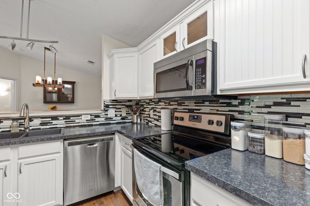 8950 Hunters Creek Drive 208, Indianapolis, IN 46227
