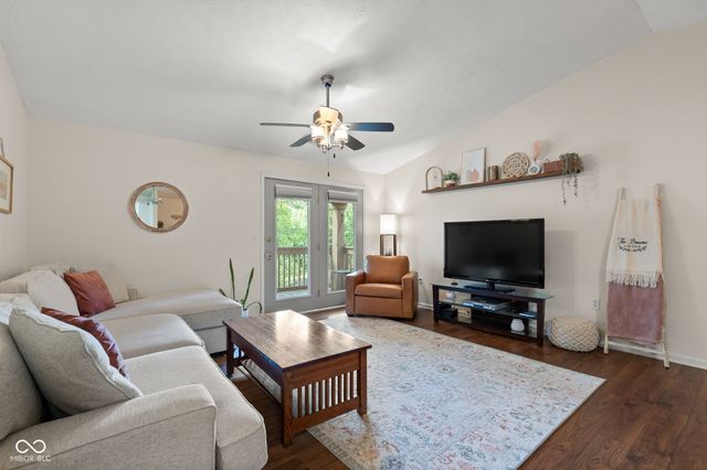 8950 Hunters Creek Drive 208, Indianapolis, IN 46227