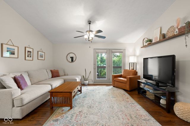 8950 Hunters Creek Drive 208, Indianapolis, IN 46227