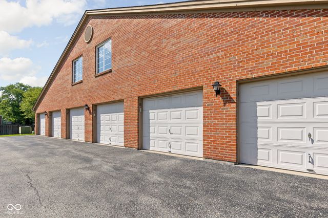 8950 Hunters Creek Drive 208, Indianapolis, IN 46227