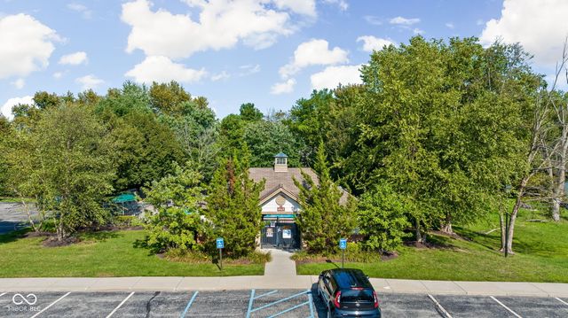 8950 Hunters Creek Drive 208, Indianapolis, IN 46227