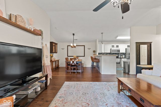 8950 Hunters Creek Drive 208, Indianapolis, IN 46227