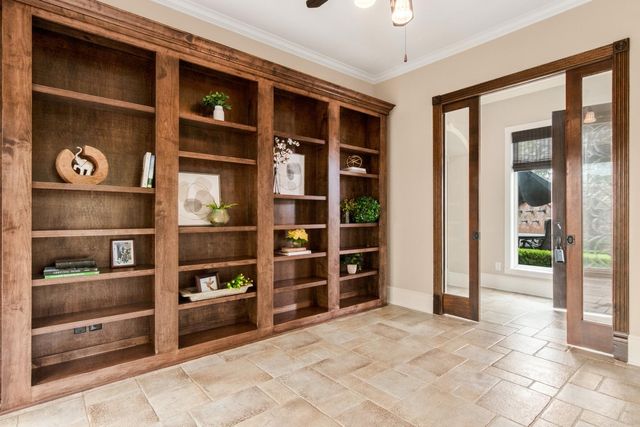 15 Forest Green Trail, Kingwood, TX 77339