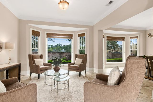 15 Forest Green Trail, Kingwood, TX 77339