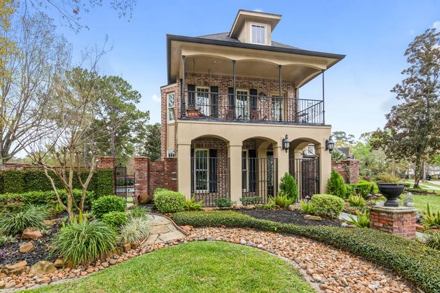 15 Forest Green Trail, Kingwood, TX 77339