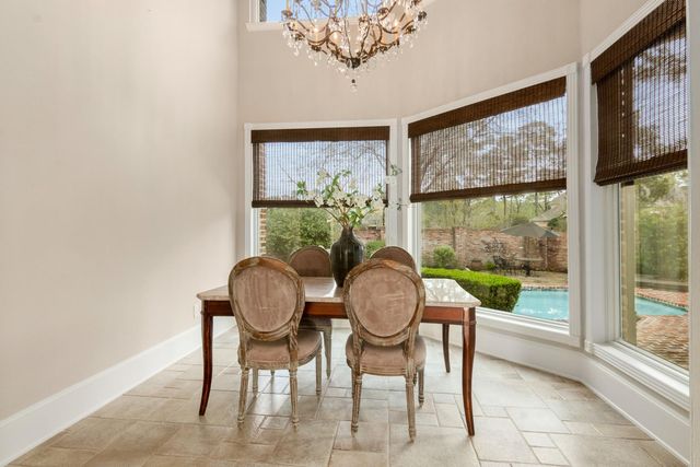 15 Forest Green Trail, Kingwood, TX 77339