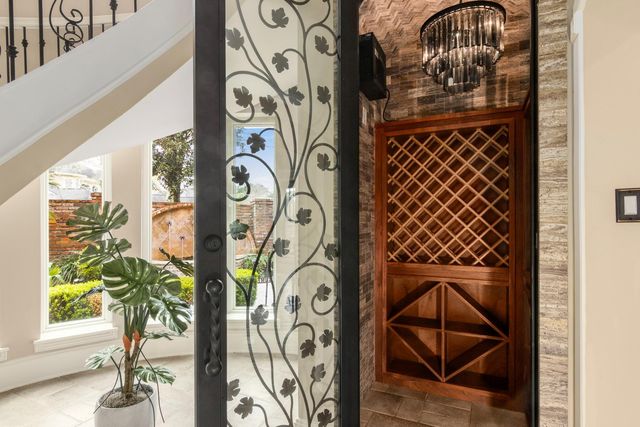 15 Forest Green Trail, Kingwood, TX 77339