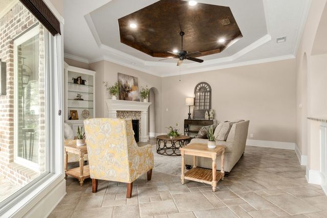 15 Forest Green Trail, Kingwood, TX 77339