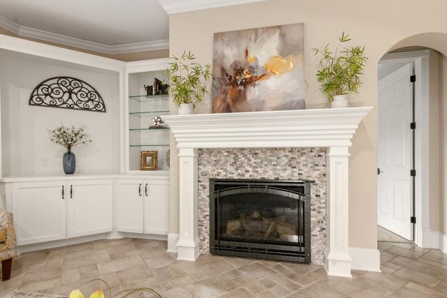 15 Forest Green Trail, Kingwood, TX 77339