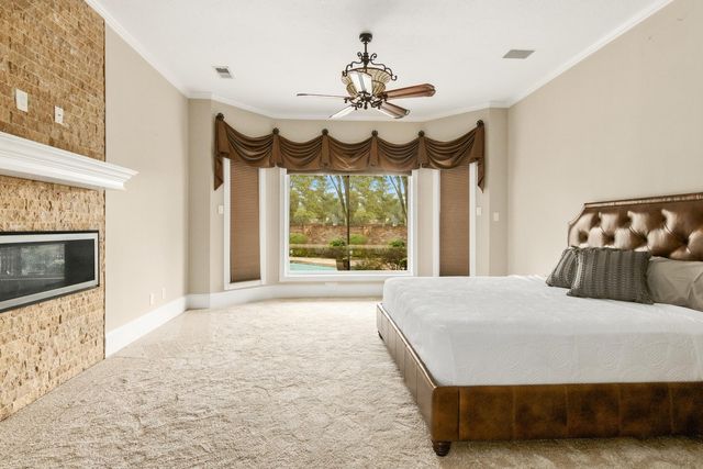 15 Forest Green Trail, Kingwood, TX 77339