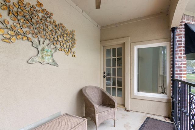 15 Forest Green Trail, Kingwood, TX 77339