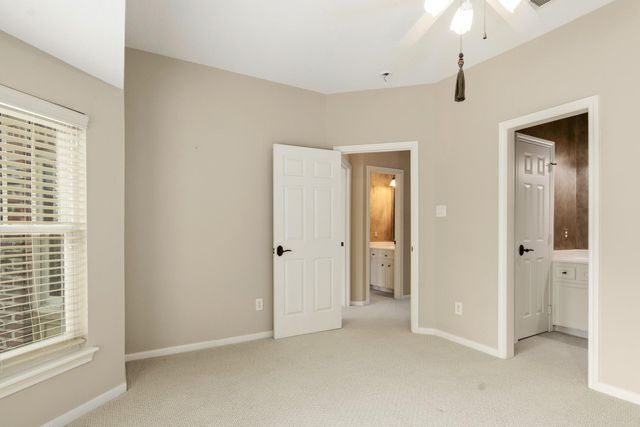 15 Forest Green Trail, Kingwood, TX 77339