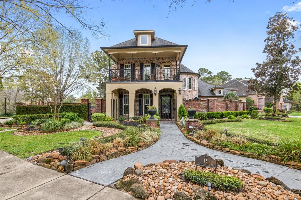 15 Forest Green Trail, Kingwood, TX 77339