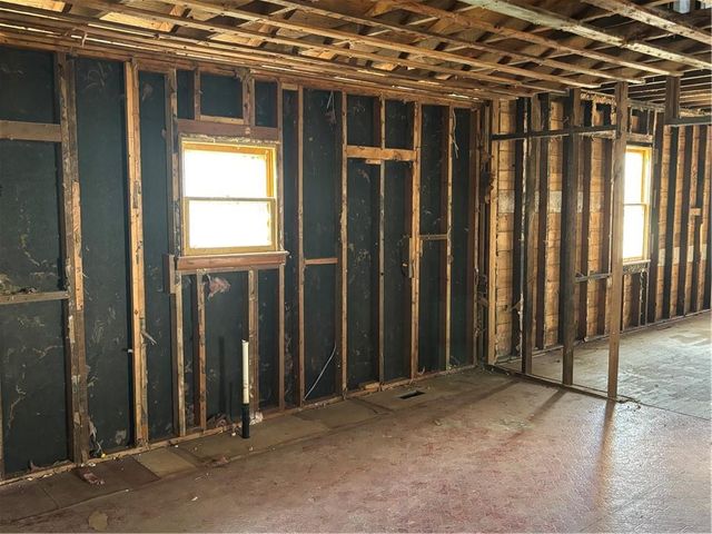 208 Harrington Avenue, St Joseph, MO 64504