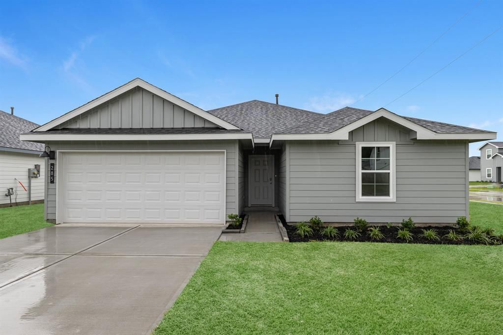 285 China Grove, China, TX 77613
