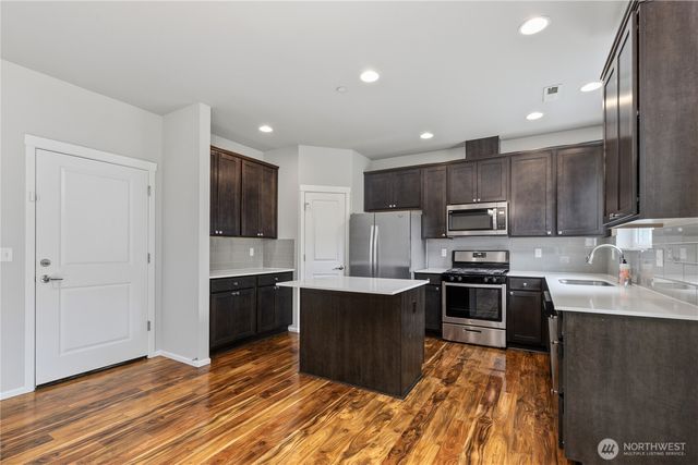 2906 S 135th Street, Tukwila, WA 98168