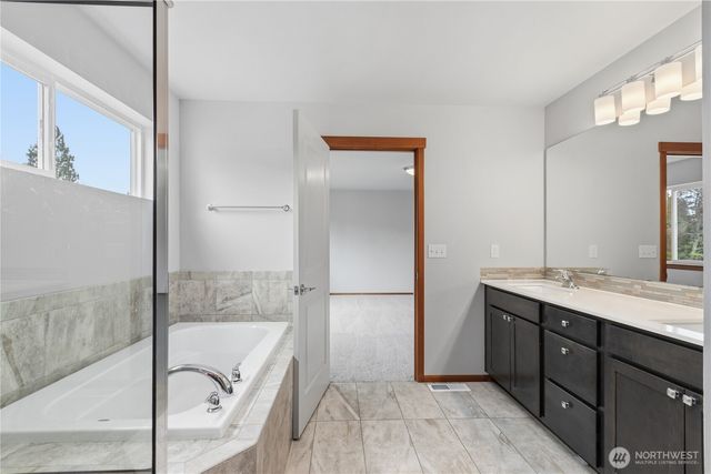 2906 S 135th Street, Tukwila, WA 98168