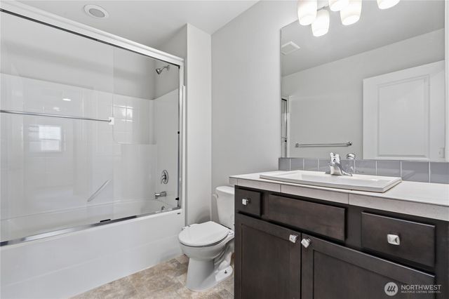2906 S 135th Street, Tukwila, WA 98168