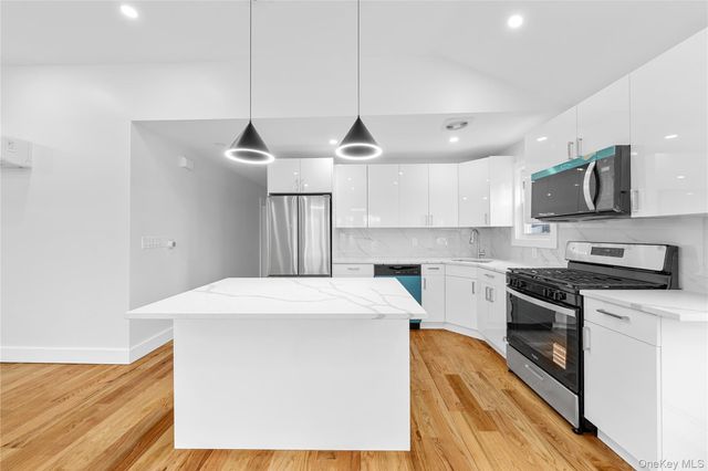 24533 147th Road 2, Rosedale, NY 11422