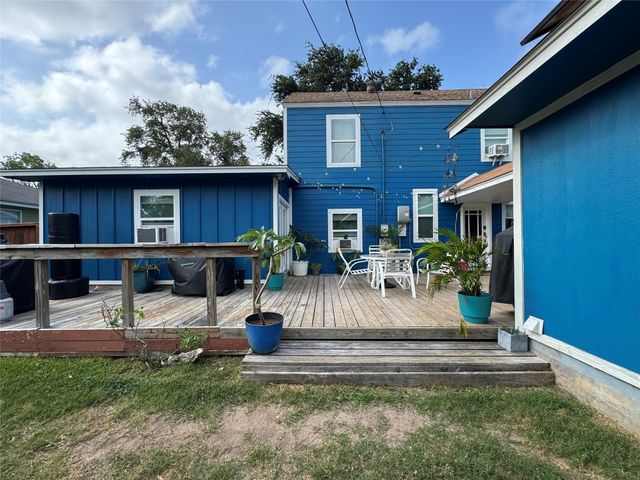701 14th Avenue N, Texas City, TX 77590