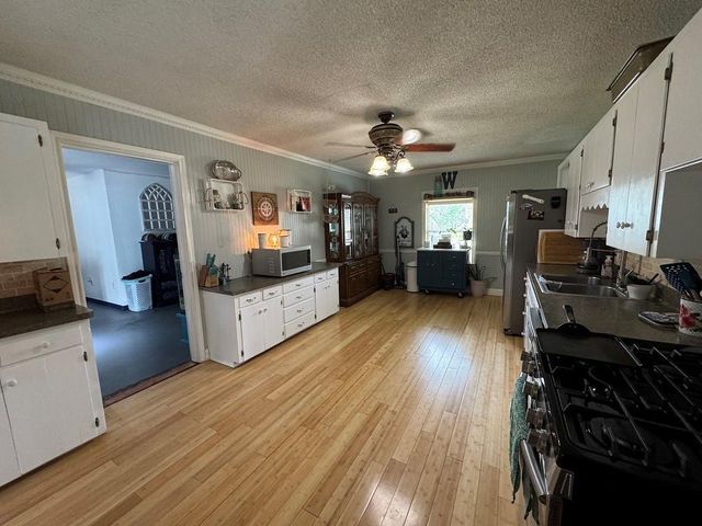 701 14th Avenue N, Texas City, TX 77590