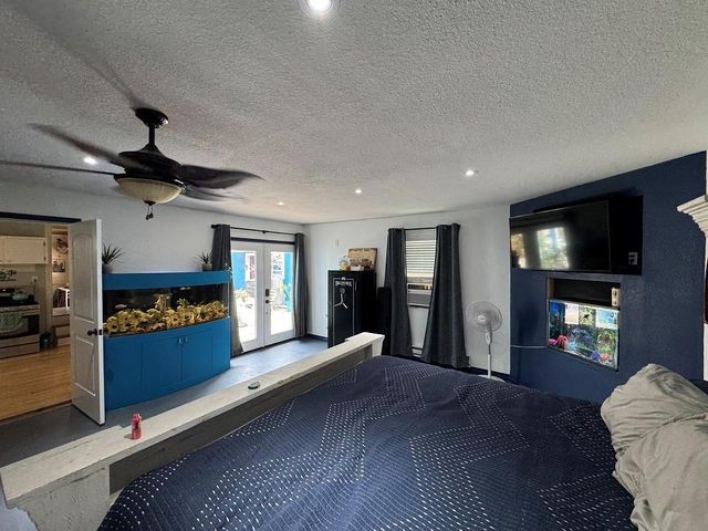 701 14th Avenue N, Texas City, TX 77590