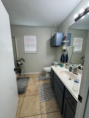 701 14th Avenue N, Texas City, TX 77590