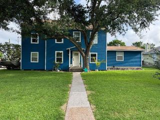 701 14th Avenue N, Texas City, TX 77590
