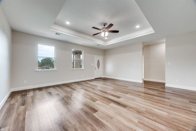 1704 Kings Lane, Commerce, TX 75428