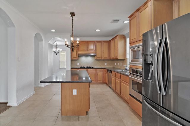 78 W Shale Creek Circle, The Woodlands, TX 77382