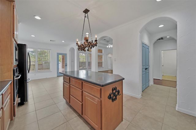 78 W Shale Creek Circle, The Woodlands, TX 77382