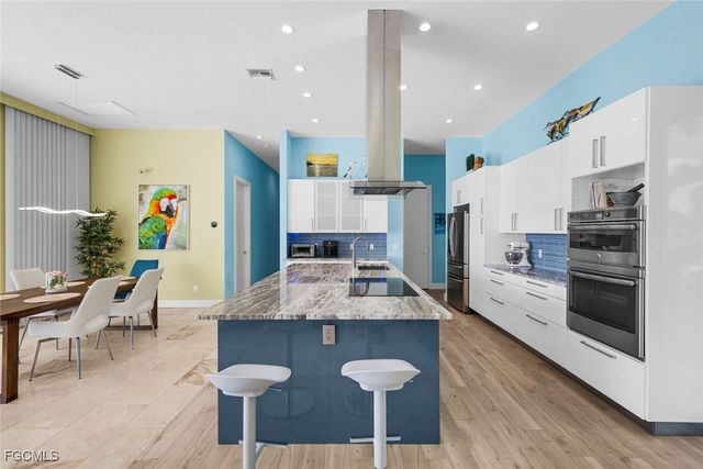 1000 NW 37th PL, Cape Coral, FL 33993