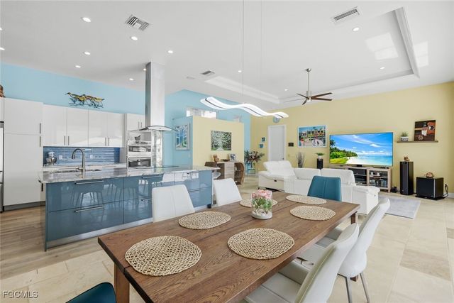 1000 NW 37th PL, Cape Coral, FL 33993