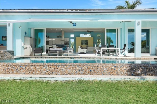 1000 NW 37th PL, Cape Coral, FL 33993