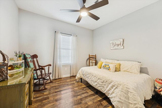 26550 Armadillo Drive, Hempstead, TX 77445