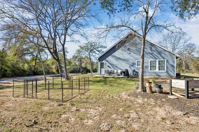 26550 Armadillo Drive, Hempstead, TX 77445