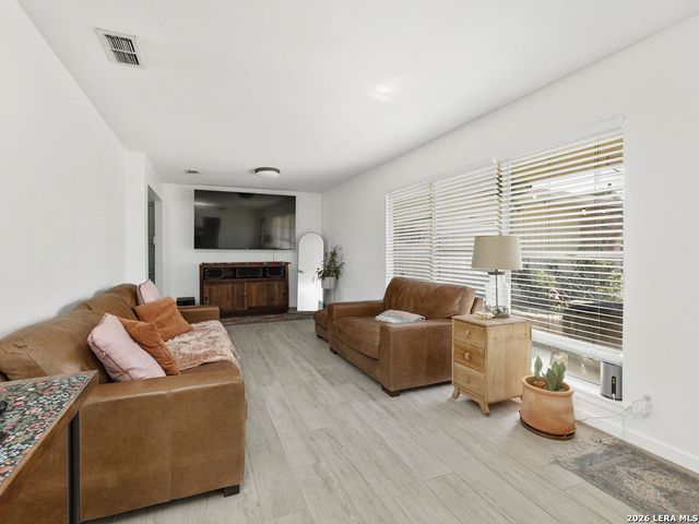 207 Greycliff, Live Oak, TX 78233