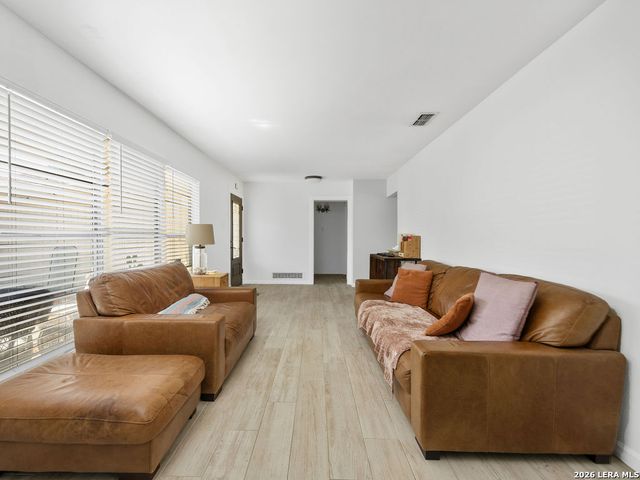 207 Greycliff, Live Oak, TX 78233