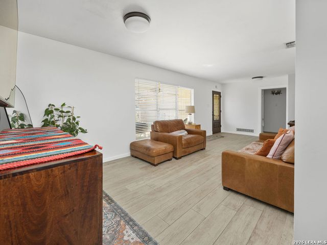 207 Greycliff, Live Oak, TX 78233