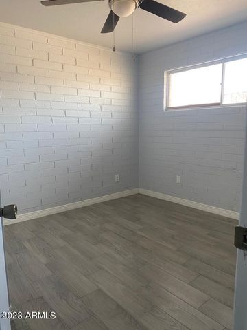 1321 N 48th Place 2, Phoenix, AZ 85008